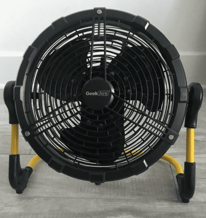 Geek Aire Battery-operated Misting Fan - design